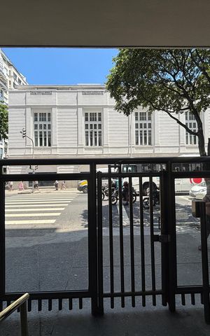 Apartamento à venda com 140m², 2 quartos e 1 vaga Apartamento à venda com 140m², 2 quartos e 1 vagaPortaria - saída do Copacabana palace
