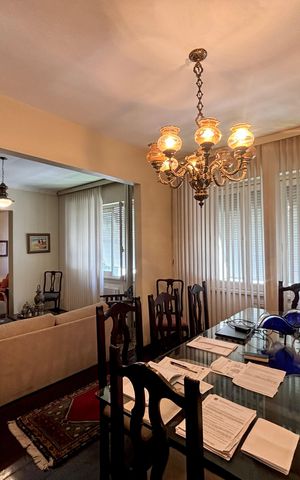 Apartamento à venda com 140m², 2 quartos e 1 vaga Apartamento à venda com 140m², 2 quartos e 1 vagaSala