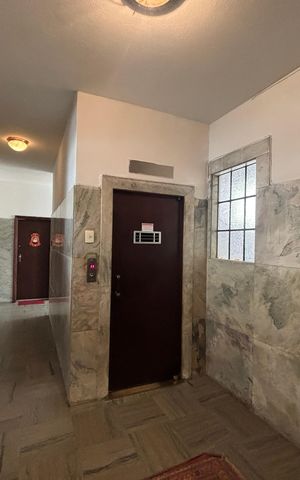 Apartamento à venda com 140m², 2 quartos e 1 vaga Apartamento à venda com 140m², 2 quartos e 1 vagaHall de entrada externo