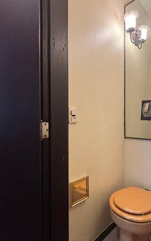 Apartamento à venda com 140m², 2 quartos e 1 vaga Apartamento à venda com 140m², 2 quartos e 1 vagaLavabo