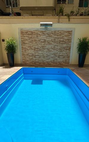 Apartamento à venda com 140m², 2 quartos e 1 vaga Apartamento à venda com 140m², 2 quartos e 1 vagaÁrea comum - piscina