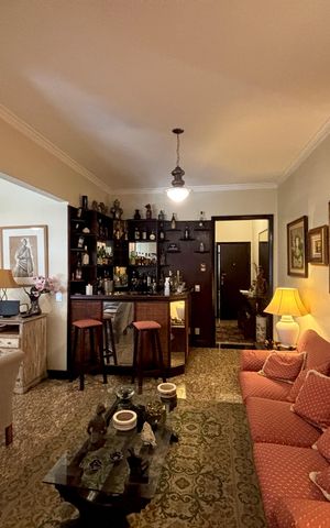 Apartamento à venda com 140m², 2 quartos e 1 vaga Apartamento à venda com 140m², 2 quartos e 1 vagaSala