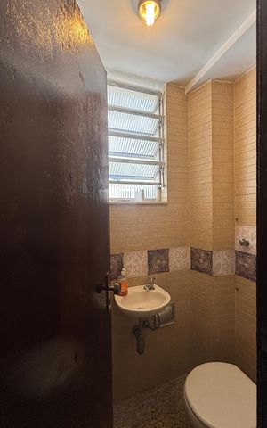 Apartamento à venda com 140m², 2 quartos e 1 vaga Apartamento à venda com 140m², 2 quartos e 1 vagaÁrea de serviço - banheiro