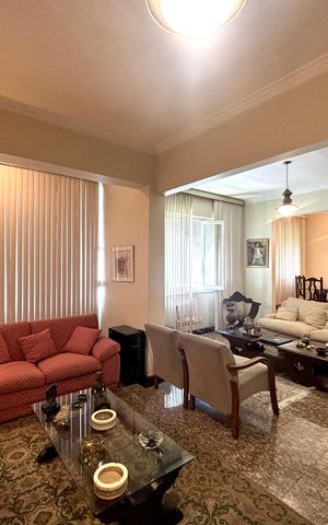 Apartamento à venda com 140m², 2 quartos e 1 vaga Apartamento à venda com 140m², 2 quartos e 1 vagaSala