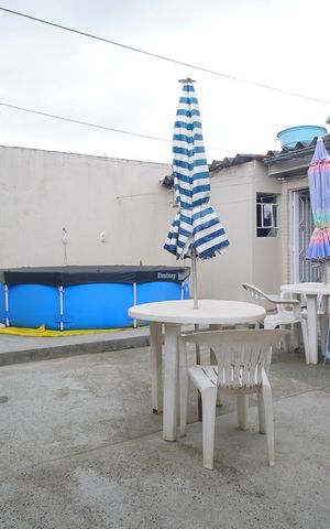Casa à venda com 300m², 4 quartos e 3 vagasQuintal