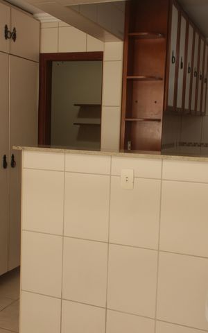 Apartamento para alugar com 136m², 3 quartos e 1 vagaÁrea de Serviço