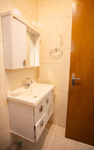 Casa à venda com 202m², 3 quartos e 4 vagas Casa à venda com 202m², 3 quartos e 4 vagasBANHEIRO DA SUÍTE