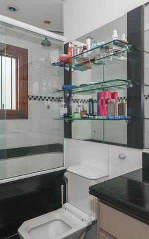 Casa de condomínio para alugar com 600m², 5 quartos e 4 vagasBanheiro da Suíte 3