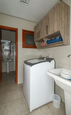 Casa de condomínio para alugar com 600m², 5 quartos e 4 vagasÁrea de Serviço