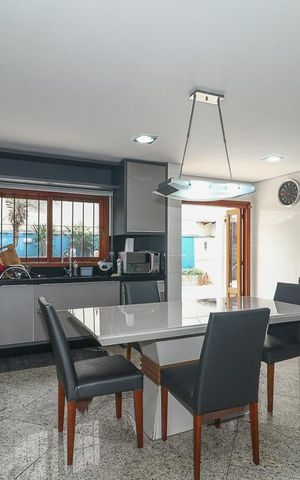 Casa de condomínio para alugar com 600m², 5 quartos e 4 vagasCozinha