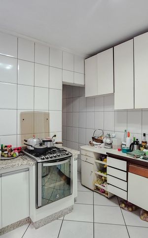 Casa à venda com 120m², 5 quartos e 2 vagas Casa à venda com 120m², 5 quartos e 2 vagasCozinha