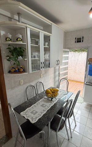 Casa à venda com 103m², 2 quartos e 2 vagas