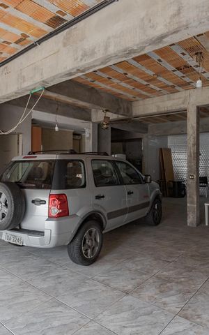 Casa à venda com 317m², 4 quartos e 4 vagas Casa à venda com 317m², 4 quartos e 4 vagasGaragem