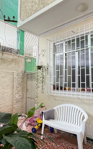 Casa à venda com 147m², 3 quartos e sem vaga Casa à venda com 147m², 3 quartos e sem vagaFachada