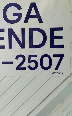 Casa de condomínio à venda com 170m², 3 quartos e 1 vaga Casa de condomínio à venda com 170m², 3 quartos e 1 vagaPlaca