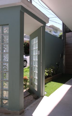Casa de condomínio à venda com 170m², 3 quartos e 1 vagaEntrada