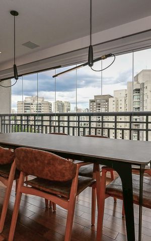 Apartamento à venda com 128m², 2 quartos e 4 vagasVaranda