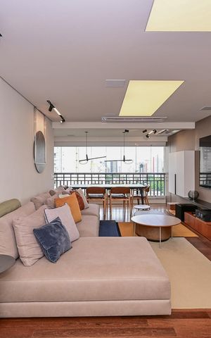 Apartamento à venda com 128m², 2 quartos e 4 vagasSala