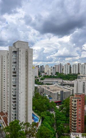Apartamento à venda com 128m², 2 quartos e 4 vagasVista