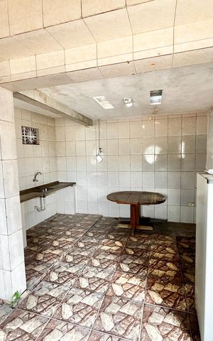 Casa à venda com 280m², 5 quartos e 2 vagas Casa à venda com 280m², 5 quartos e 2 vagasTerraço