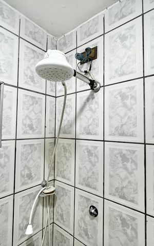 Casa à venda com 280m², 5 quartos e 2 vagas Casa à venda com 280m², 5 quartos e 2 vagasBanheiro de serviço