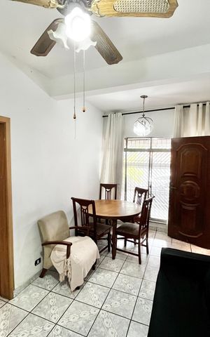 Casa à venda com 280m², 5 quartos e 2 vagas Casa à venda com 280m², 5 quartos e 2 vagasSala