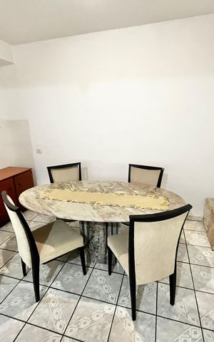 Casa à venda com 280m², 5 quartos e 2 vagas Casa à venda com 280m², 5 quartos e 2 vagasCozinha