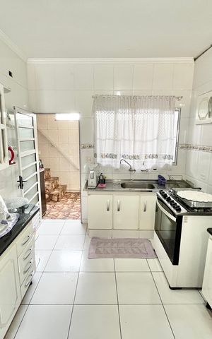 Casa à venda com 280m², 5 quartos e 2 vagas Casa à venda com 280m², 5 quartos e 2 vagasCozinha 2