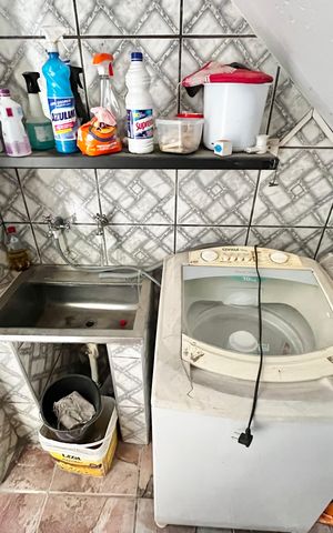 Casa à venda com 280m², 5 quartos e 2 vagas Casa à venda com 280m², 5 quartos e 2 vagasÁrea de Serviço
