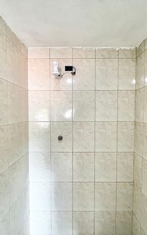 Casa à venda com 280m², 5 quartos e 2 vagas Casa à venda com 280m², 5 quartos e 2 vagasTerraço Banheiro