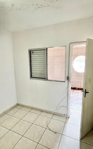 Casa à venda com 280m², 5 quartos e 2 vagas Casa à venda com 280m², 5 quartos e 2 vagasTerraço Quarto