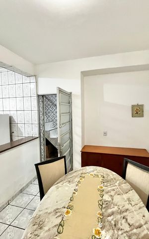 Casa à venda com 280m², 5 quartos e 2 vagas Casa à venda com 280m², 5 quartos e 2 vagasCozinha