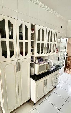 Casa à venda com 280m², 5 quartos e 2 vagas Casa à venda com 280m², 5 quartos e 2 vagasCozinha 2