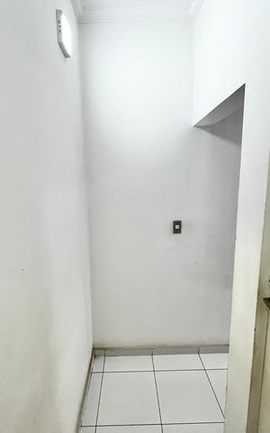 Casa à venda com 280m², 5 quartos e 2 vagas Casa à venda com 280m², 5 quartos e 2 vagasCorredor