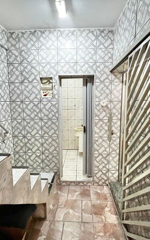 Casa à venda com 280m², 5 quartos e 2 vagas Casa à venda com 280m², 5 quartos e 2 vagasÁrea de Serviço