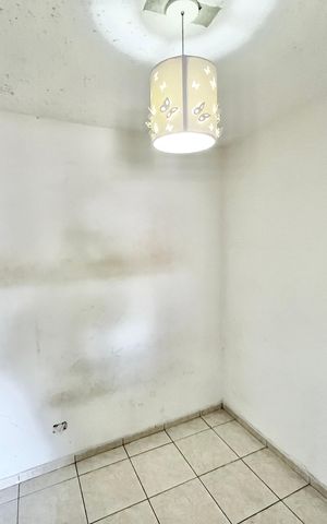 Casa à venda com 280m², 5 quartos e 2 vagas Casa à venda com 280m², 5 quartos e 2 vagasTerraço Quarto