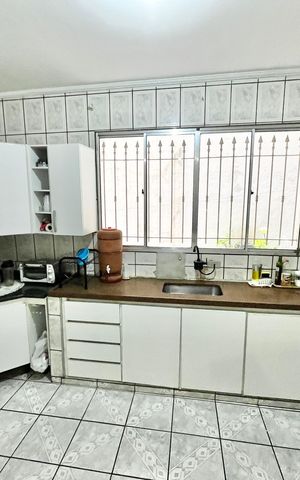 Casa à venda com 280m², 5 quartos e 2 vagas Casa à venda com 280m², 5 quartos e 2 vagasCozinha