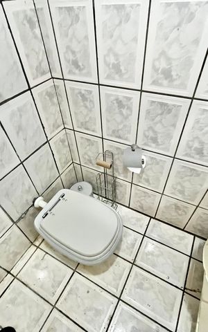 Casa à venda com 280m², 5 quartos e 2 vagas Casa à venda com 280m², 5 quartos e 2 vagasBanheiro de serviço