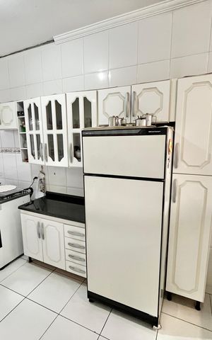 Casa à venda com 280m², 5 quartos e 2 vagas Casa à venda com 280m², 5 quartos e 2 vagasCozinha 2