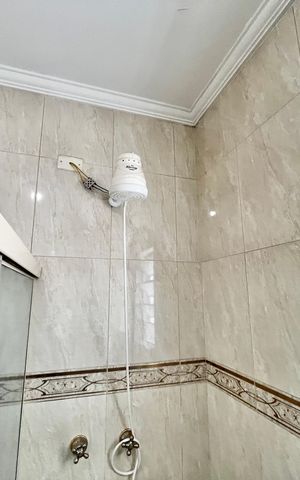 Casa à venda com 280m², 5 quartos e 2 vagas Casa à venda com 280m², 5 quartos e 2 vagasBanheiro 2