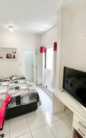 Casa à venda com 280m², 5 quartos e 2 vagas Casa à venda com 280m², 5 quartos e 2 vagasQuarto 4