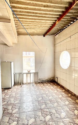 Casa à venda com 280m², 5 quartos e 2 vagas Casa à venda com 280m², 5 quartos e 2 vagasTerraço