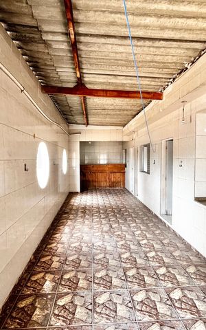 Casa à venda com 280m², 5 quartos e 2 vagas Casa à venda com 280m², 5 quartos e 2 vagasTerraço