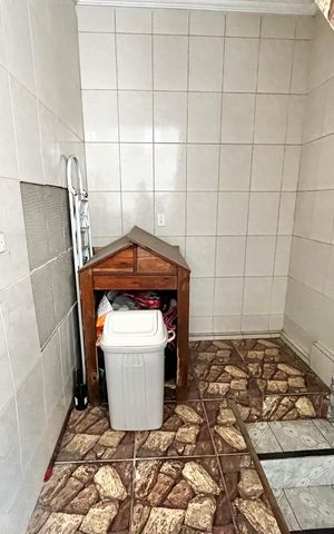 Casa à venda com 280m², 5 quartos e 2 vagas Casa à venda com 280m², 5 quartos e 2 vagasÁrea de Serviço 2