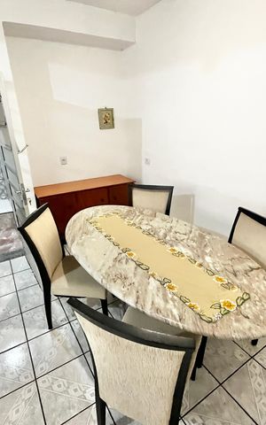 Casa à venda com 280m², 5 quartos e 2 vagas Casa à venda com 280m², 5 quartos e 2 vagasCozinha