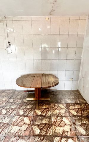 Casa à venda com 280m², 5 quartos e 2 vagas Casa à venda com 280m², 5 quartos e 2 vagasTerraço