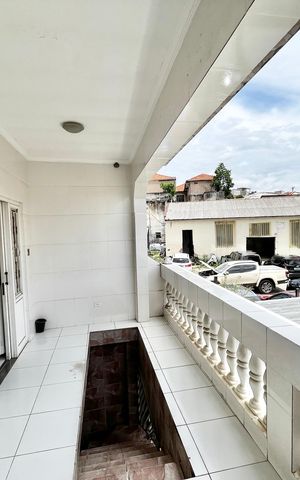 Casa à venda com 280m², 5 quartos e 2 vagas Casa à venda com 280m², 5 quartos e 2 vagasVaranda da Sala 2