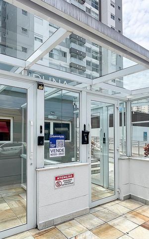 Apartamento à venda com 86m², 2 quartos e 2 vagasFachada + plaquinha