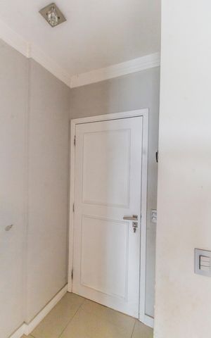 Casa à venda com 170m², 4 quartos e 4 vagas Casa à venda com 170m², 4 quartos e 4 vagasCorredor