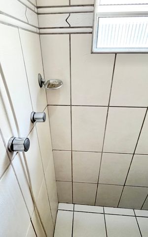 Casa para alugar com 382m², 6 quartos e 4 vagas Casa para alugar com 382m², 6 quartos e 4 vagasBanheiro da Suíte 8